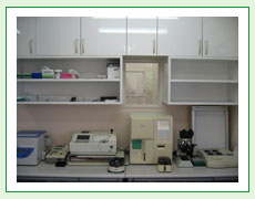 血液検査機器（血球計算器、血液生化学検査器、血液電解質検査器、血液凝固系検査器）